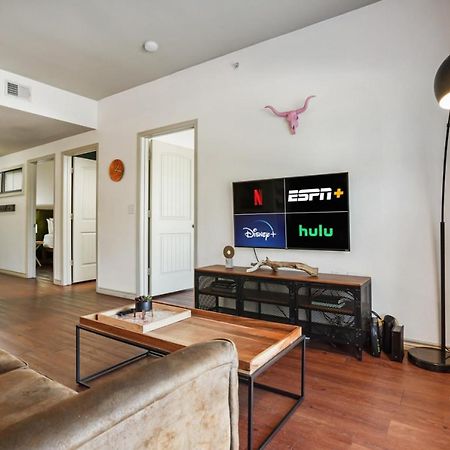 Stylish 4Br With Smart Tv And Free Garage Parking Apartamento Austin Exterior foto