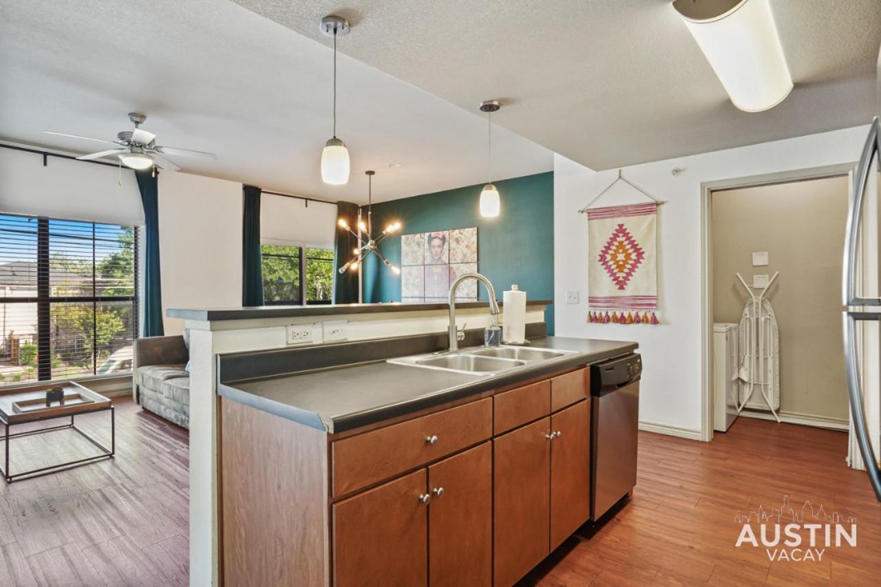 Stylish 4Br With Smart Tv And Free Garage Parking Apartamento Austin Exterior foto
