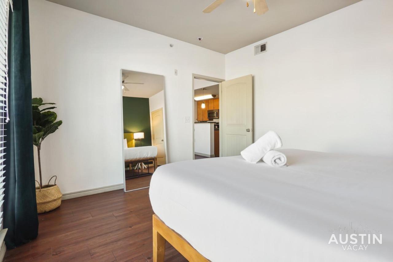 Stylish 4Br With Smart Tv And Free Garage Parking Apartamento Austin Exterior foto