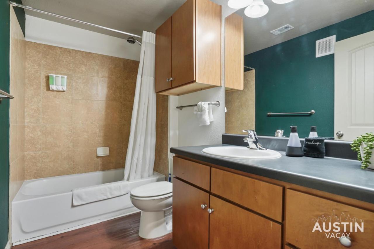 Stylish 4Br With Smart Tv And Free Garage Parking Apartamento Austin Exterior foto